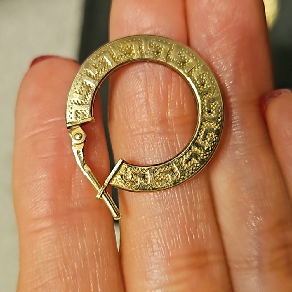 Hoops - Picture 2 of 4